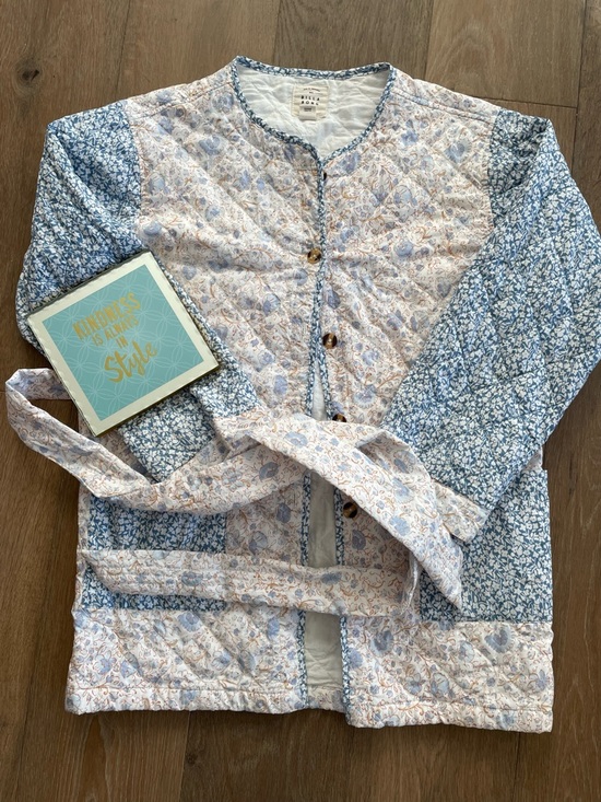 Billabong Quilted Floral Belted Jacket in Light Blue and Cream - Picture 2 of 7